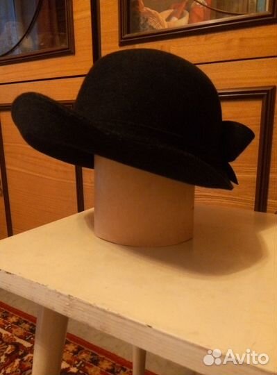 Женские меховые шапки