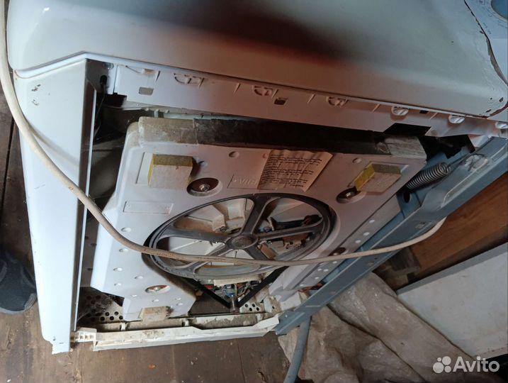 Стиральная машина с вертикальной загрузкой Аристон