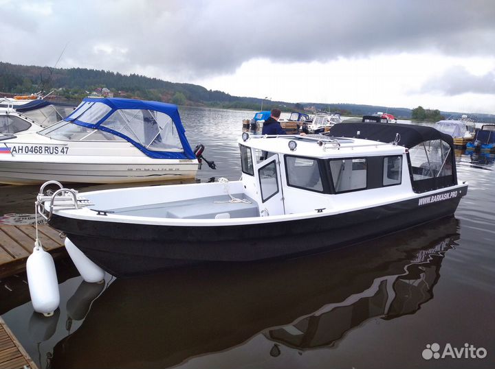 Катер каютный