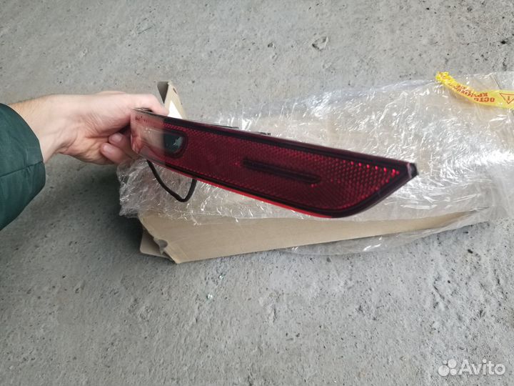 Фонарь задний в бампер Porsche Macan дефекты