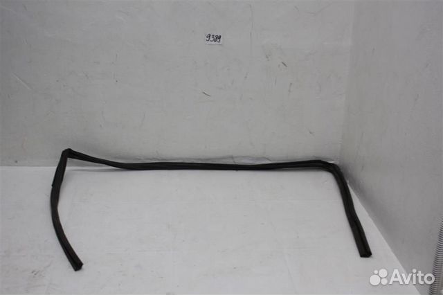 Уплотнитель стекла двери передней левой Nissan Qa