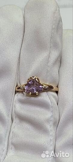 Золотое кольцо с аметистом 16,5р