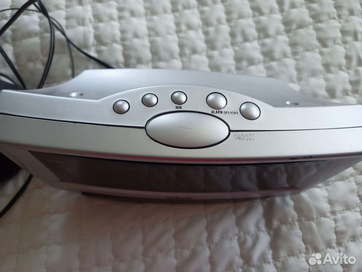 Часы с радиоприемником радоичасы Vitek VT-3511