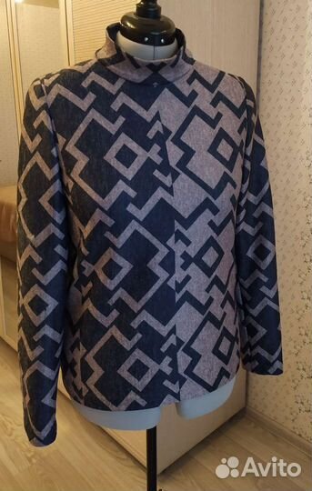 Свитер спортивный