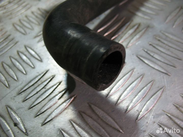 Патрубок радиатора Volkswagen Passat B5 1.6