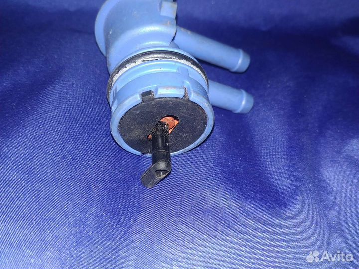 8E0201136A VAG вентиляционный клапан