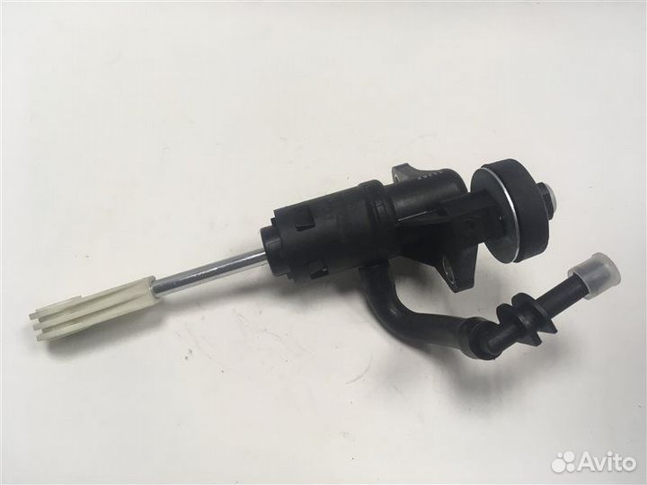 Цилиндр сцепления главный Volkswagen Passat B5