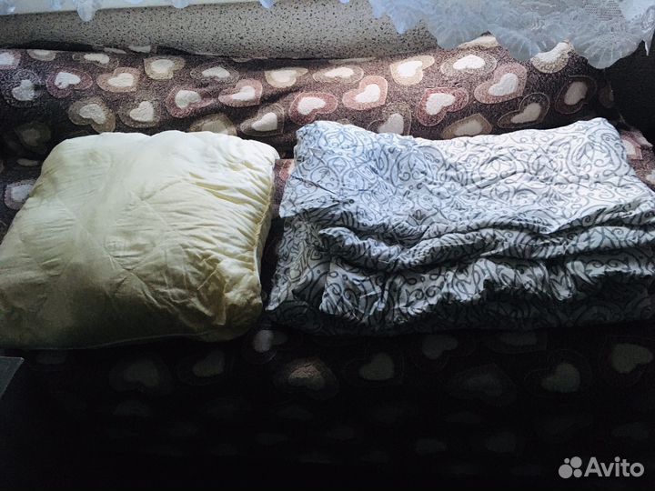 Продам комплектом подушку и одеяло, либо по отдель