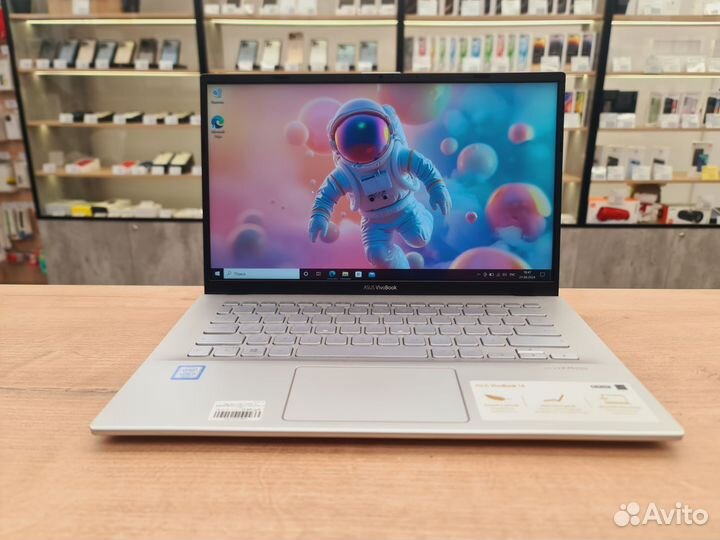 Ультрабук Asus/ips/Core i3+8gb/SSD