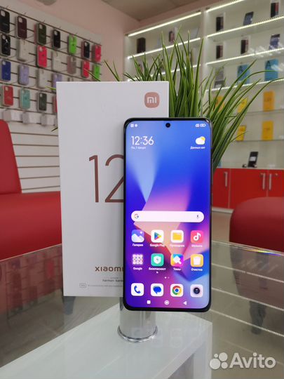 Xiaomi 12, 8/256 ГБ