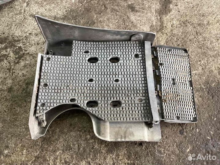 Крыло переднее левое Mercedes-Benz Truck Axor