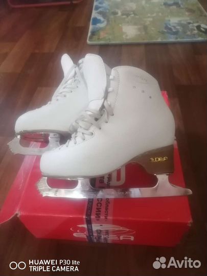 Фигурные коньки edea