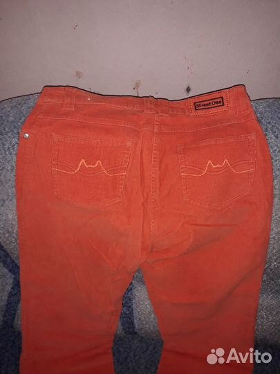 Женские джинсы