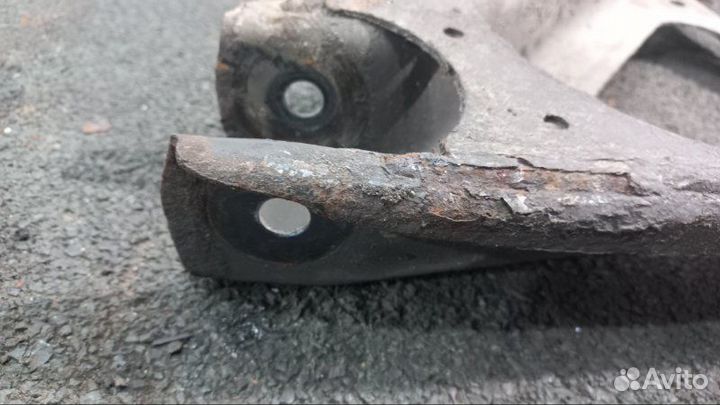 Рычаг задний левый Volkswagen Touareg NF 3.0