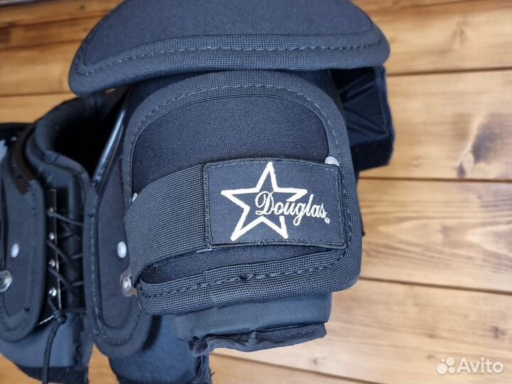 Нагрудник для американского футбола Douglas SR L