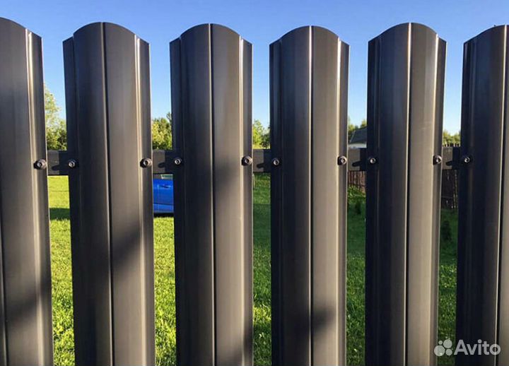 Фигурный металлический штакетник