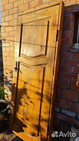 Дверь входная деревянная с коробкой
