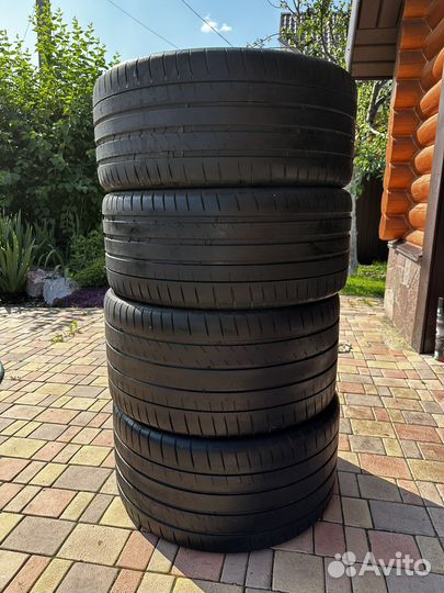 Michelin Pilot Sport 4 S 255/35 R20 и 295/30 R20 101Y