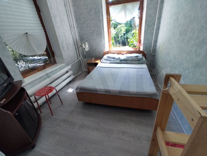 Комната 10 м² в 3-к., 1/2 эт.