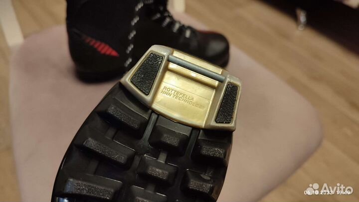 Лыжные ботинки