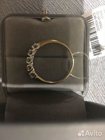 Золотое кольцо с бриллиантами дорожка