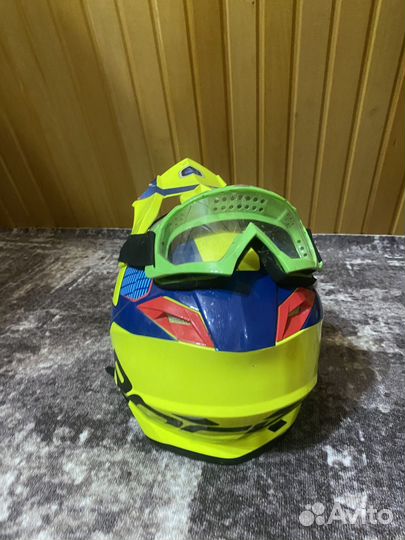 Кроссовый шлем