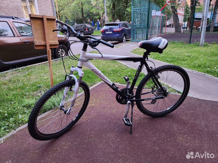 Горный велосипед Giant Upland SE