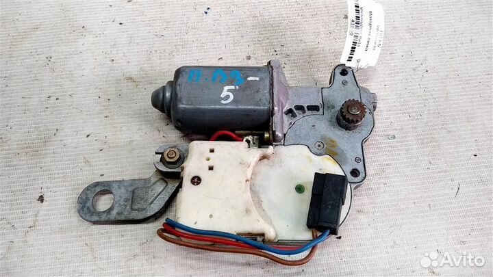 Моторчик люка volkswagen Passat B3