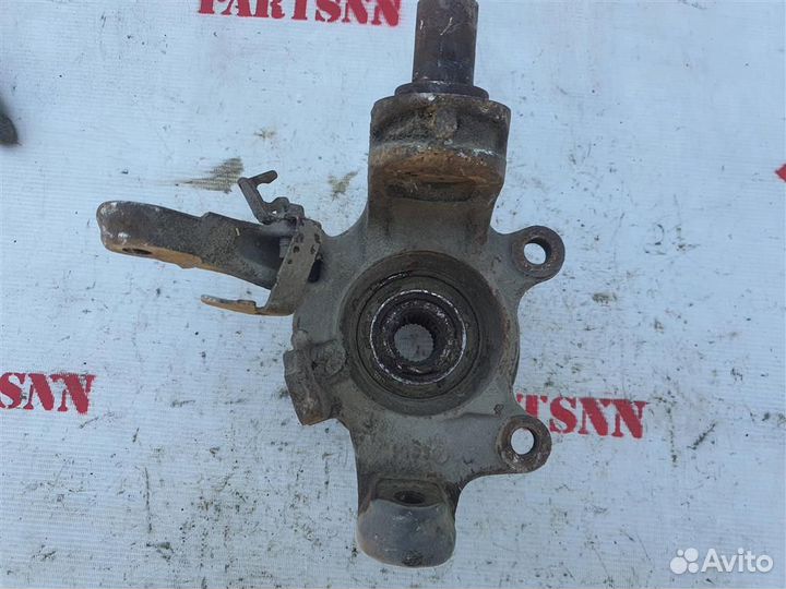 Кулак передний левый Ниссан Примьера P12