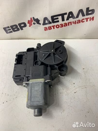 Мотор стеклоподъемника задний правый Volkswagen