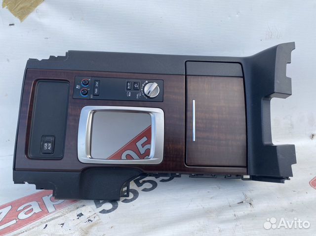Toyota Land Cruiser 200 центральная консоль