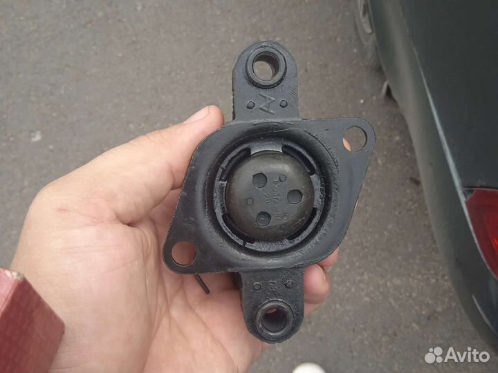 Опора кпп на Приору