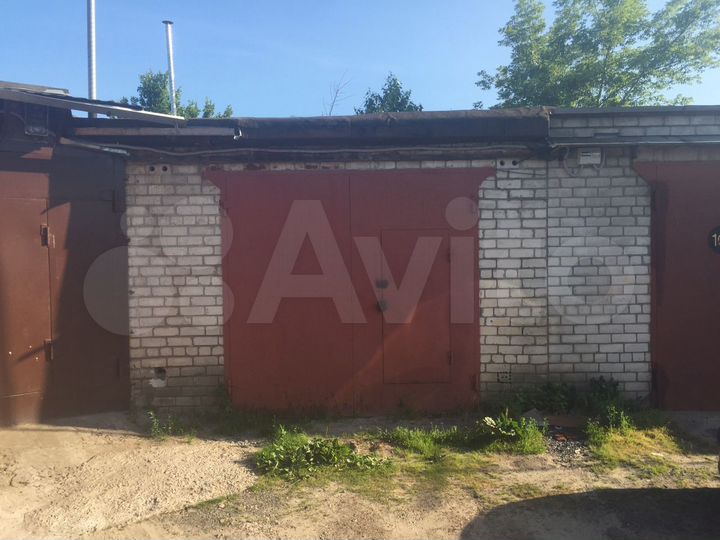 Гараж, > 30 м²