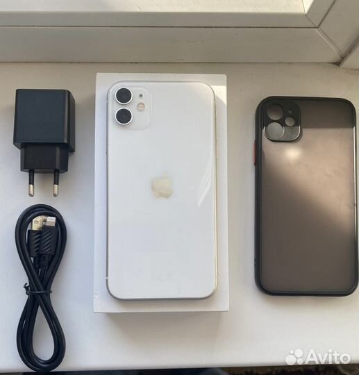 iPhone 11, 64 ГБ