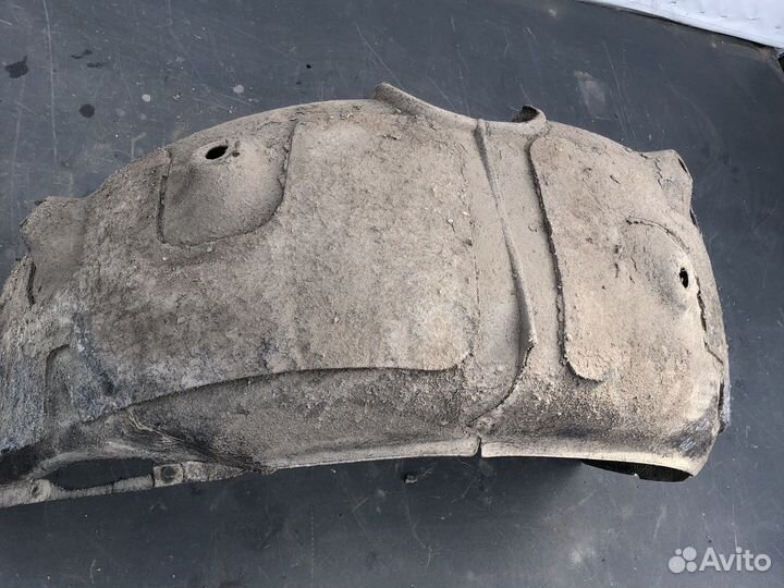 Зад прав дефект Genesis 2