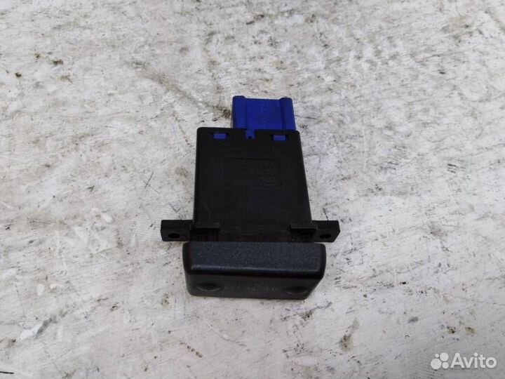 Кнопка обогрева сидений