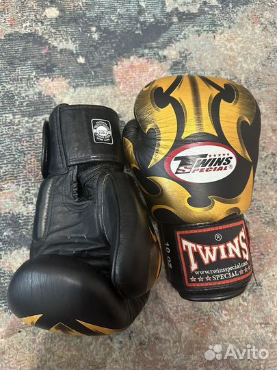 Боксерские перчатки twins special 10 oz