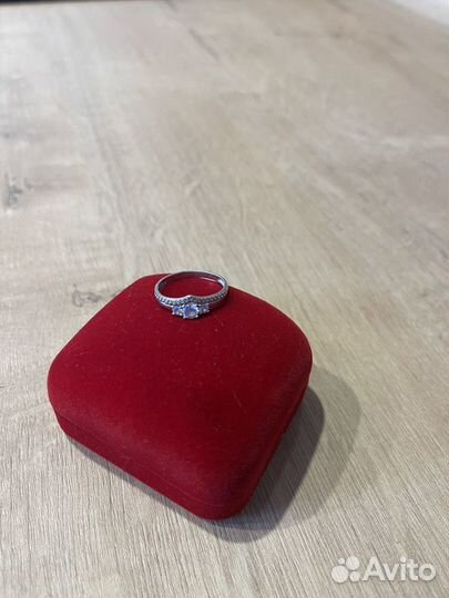 Серебряное кольцо женское