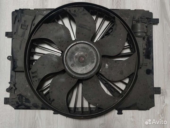 Вентилятор основной Mercedes W204 212 207
