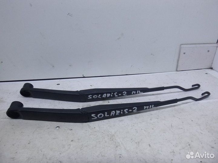 Поводок стеклоочистителя передний левый hyundai so