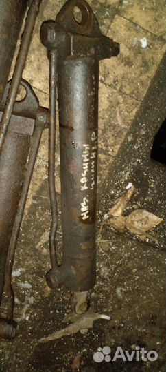 Цилиндр подъема кабины Маз