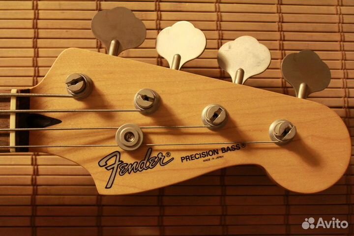 Бас гитара Fender Precision Bass
