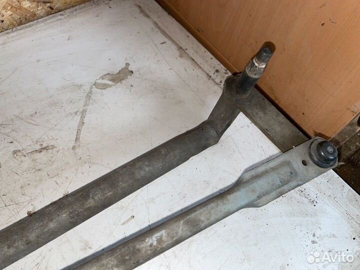 Трапеция стеклоочистителей в сборе передняя