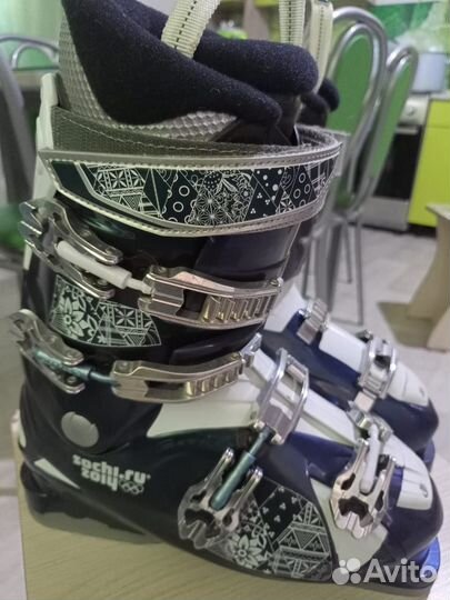 Женские горнолыжные ботинки
