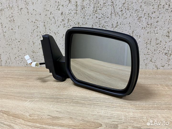 Зеркало правое на Ниву Урбан