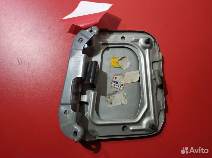 Лючок топливного бака Nissan Elgrand ALE50 VG33E