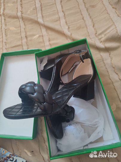 Босоножки 39