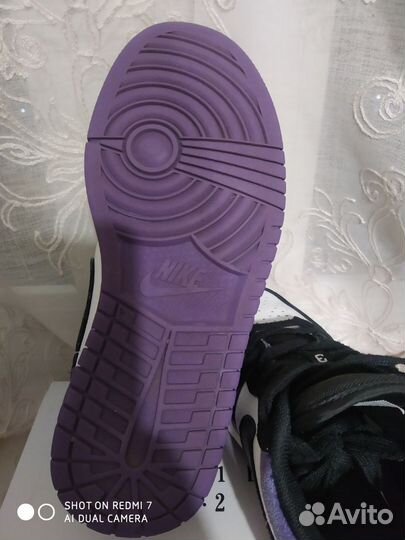 Кроссовки женские