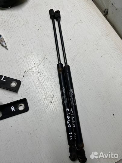 Упор амортизатор капота Chery Tiggo T11 FL