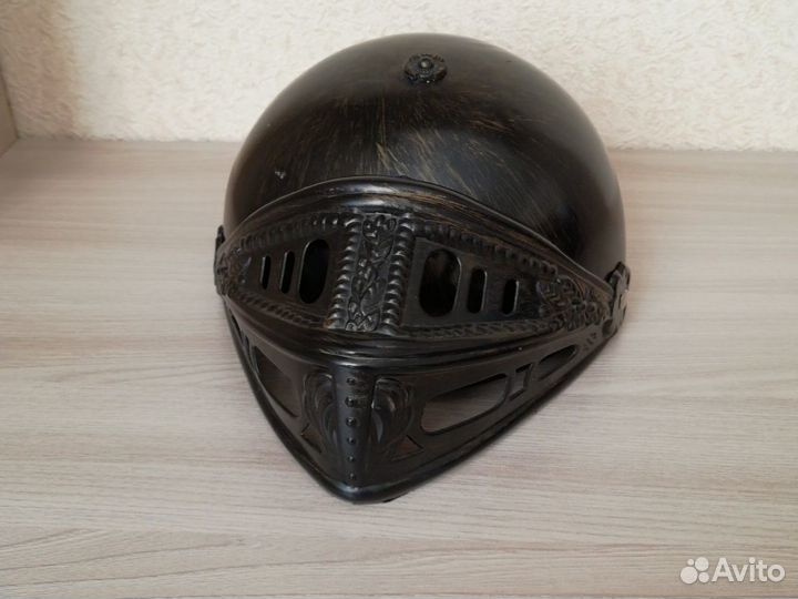 Рыцарский шлем новый